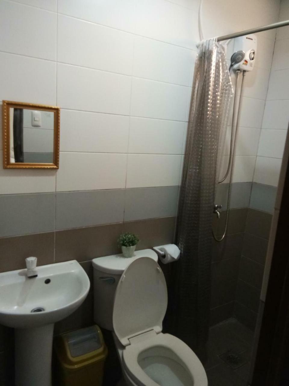 Mca Suites By Hiverooms Cebu Екстериор снимка