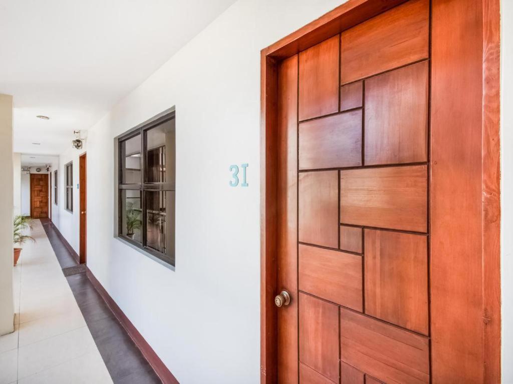 Mca Suites By Hiverooms Cebu Екстериор снимка
